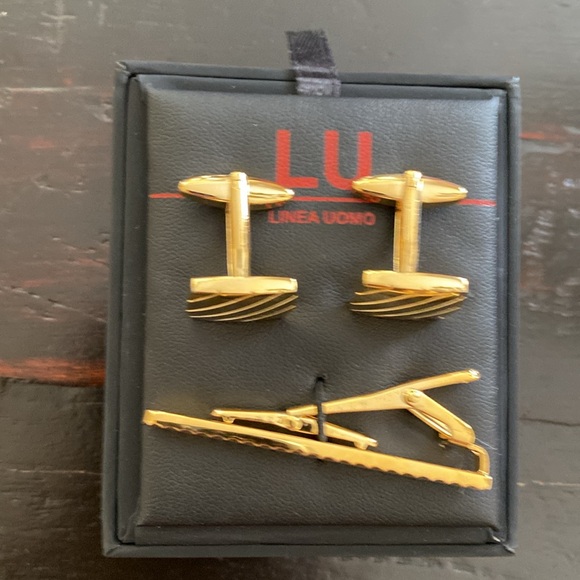 Linea Uomo Elegant Cufflinks and Tie Clip Set - Picture 5 of 5
